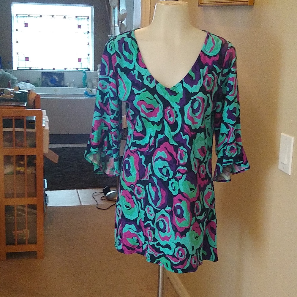 Escapada living colorful tunic style top size small